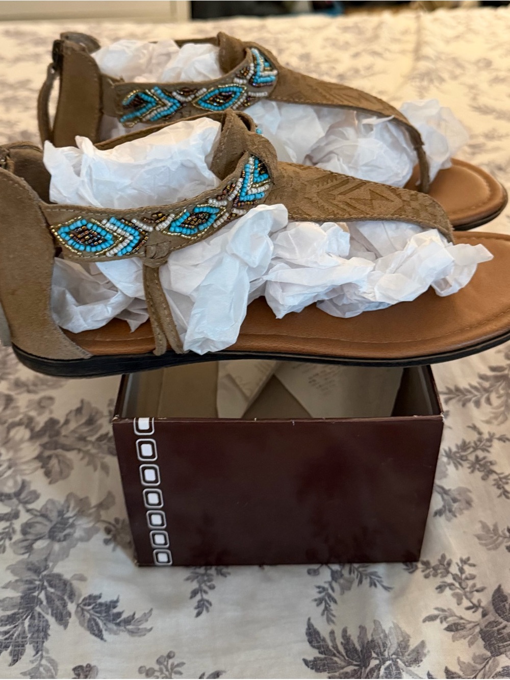 Minnetonka Brown Gladiator Sandals with Turquoise Bead Accents - Picture 3 of 4